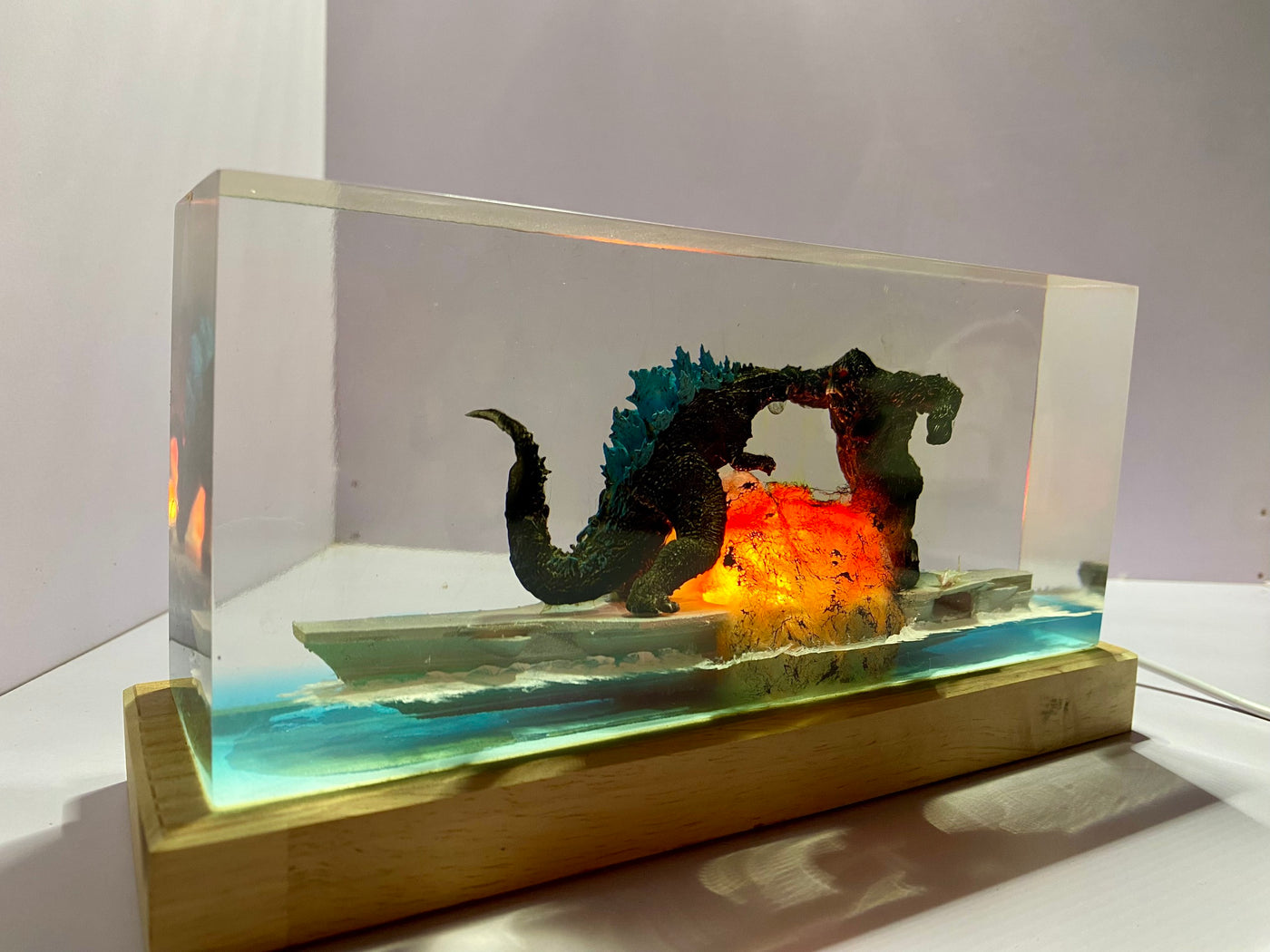 K.ong vs Go.zilla in Sea Resin Lamp